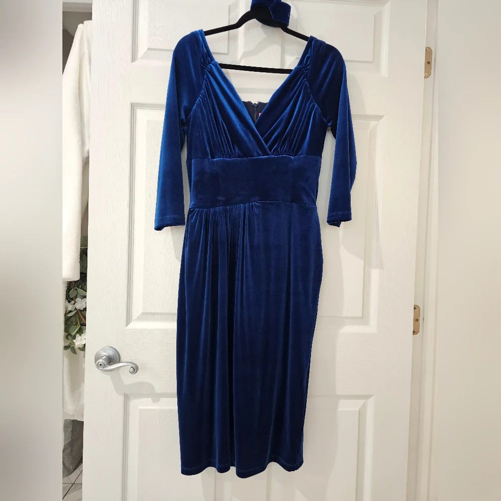 Vixen by Micheline Pitt Royal Blue Velvet Off-Shoulder Wiggle Dress - Picture 2 of 6